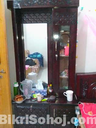 Dressing table